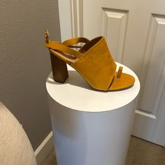 Never Worn! Mustard Yellow! Brown Block Heels, Gladiator Sandals Heels, Woven Sandals, Gladiator Heels, Green Heels, Caged Heels, Heeled Mules Sandals, Just Fab Shoes, Justfab Shoes