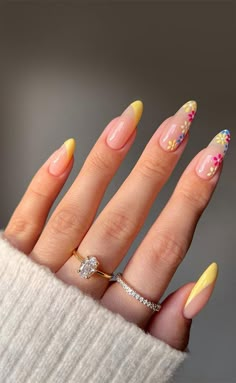 Yellow Nails, Pretty Acrylic Nails, Floral Nails, Nail Arts, Nail Polishes, Cute Acrylic Nails