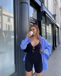 Cute Biker Shorts, Biker Shorts Outfits, Chic Airport Outfit, Gymwear Outfits, Biker Shorts Outfit, Cute Gym Outfits, Shorts Outfits, Athleisure Outfits