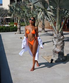 Teaira Walker, Swimming Outfits, Bae Watch, Hit Girls, Best Swimwear, Swimming Outfit, Swimwear Online, Body Goals, Movie Stars