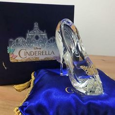 Model : Cinderella Glass slipper. Glass slipper is mint. Glass slipper size : about 4.6cm × 11.6㎝ × 12.0㎝. The original box has slight scratches. Condition: USED. Wedding Glass Slippers, Cinderella 2015 Glass Slipper, Cinderella Quinceanera Shoes, Glass Heels Cinderella, Glass Shoes Cinderella, Cinderella Shoes Disney, Cinderella Quince, Princess Slippers, Cinderella Quinceanera Themes