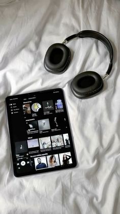 Black And White Ipad Aesthetic, Ipad Kids, Iphone Obsession, Instagram My Story, Music Aesthetic, Instagram Photo Inspiration, Ideas For Instagram Photos, White Aesthetic