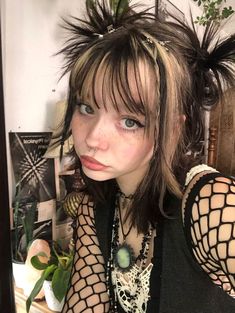 Slipknot Concert Outfit, Faybelle Thorn, Y2k Hair, Outfit References, Y2k Hairstyles, Oc Stuff, Punk Hair, Punk Inspiration, Hair Stylies