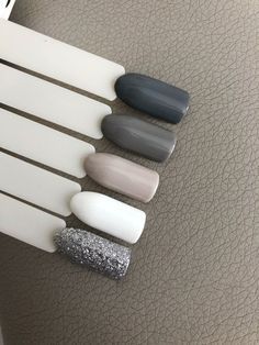 Multi Grey Nails, Fall Nails 2023 Gray, Fall Nails 2023 Grey, Cool Grey Nails, Grey Nails Fall, Autumn Grey Nails, Light Autumn Nails, Grey Autumn Nails, Nail Grey Color