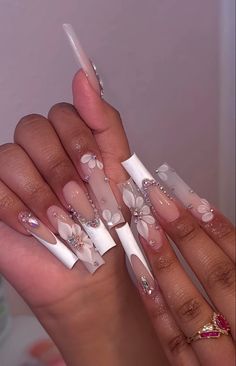 Cute Latina Nails, Long Nail Sets, Night Before Christmas Box Ideas, Buchifresa Nails, Long White Acrylic Nails, Latina Acrylic Nails, Ballerina Nails Long, Hispanic Nails, Christmas Box Ideas