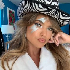 Cowgirl Makeup, Cowboy Costume, Space Cowgirl, Halloween Makeup Inspiration, Girls Robes, Cowgirl Costume, Matilda Djerf, Halloween Costumes Makeup, Eye Of Horus