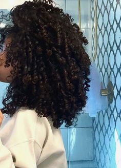 Long 3b Hair Aesthetic, Long Curly Hair Black Women Natural, Healthy 3c Hair, 3c Long Curly Hair, Long 4a Curly Hair, Curly Hair Care Aesthetic, Long 3c Curls, Long 3b Curly Hair, Curly Hair 3b/3c