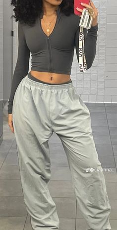 Pakaian Hipster, Haircut Selfie, Photo Hijab, Cute Hairstyle, Hijab Girl, Neue Outfits, Tomboy Style Outfits, Looks Street Style