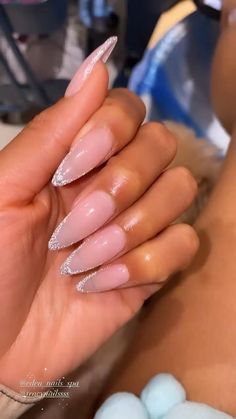 Glitter Trim Nails, Nails Ideas For Beginners, Gelx Apres Nail Designs, Classy Nails Ideas, Sparkle Manicure, Feb Nails, Flash Nails, Free Nails, Classy Almond Nails