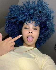 Dark Blue Natural Hair, Curly Blue Hair, Cosmo Hair, Blue Curly Hair, Blue Natural Hair, Blue Afro, Blue Curls, Short Blue Hair, Hair Color For Dark Skin