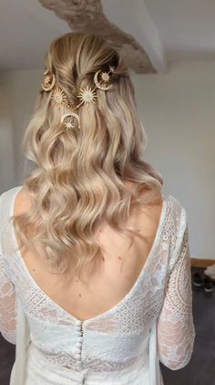 Celestial Bridal Hair Pins, Celestial Wedding Hair, Celestial Tiara, Celestial Hair Accessories, Celestial Fashion, Celestial Hair, Gold Bridal Crowns, Gold Hair Piece, Wedding Hairstyles And Makeup