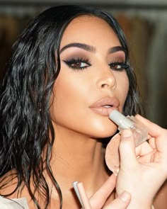 Kim Kardashian Makeup Looks, Kim K Makeup, Kim Makeup, Kardashian Makeup, Kim Kardashian Makeup, Eyeliner Hacks, Celebrity Makeup Looks, Kkw Beauty, Valentines Day Makeup