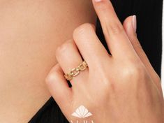 "14K Gold Chain Ring, Rectangle Chain Band, 5mm Curb Link Ring, Gold Link Ring for Women, Stackable Ring, Wedding Band, Chunky Chain Ring, Pointer Finger Ring Features *Material: 14K Real Gold *Color Options: Yellow Gold, White Gold, Rose Gold *Metal Stamp: 14K (585) *Available Ring Sizes: 3US to 10US Size *Weight(approx) : 2.50 grams *Ready to Ship in 3-5 Business Days. FREE Express worldwide shipping. FREE Engraving service Each item is made to order. Comes in a Gift Box with 14K Gold Certific Gold Pointer Finger Ring, Pointer Finger Ring, Gold Chain Ring, Ring Rectangle, Infinity Necklace Gold, Engagement Rings Twisted, Gold Bubbles, Link Ring, Infinity Pendant