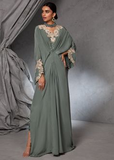 Menta – Saira Shakira Saira Shakira, Shirt Trouser, Mode Abaya, Abaya Designs, Stylish Party, Indian Designer Outfits, Abayas Fashion, Abaya Fashion