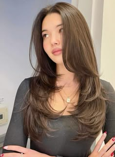 Haircuts For Long Hair With Layers, Hair Inspiration Long, Brown Hair Inspo, Layered Haircuts For Medium Hair, Hairstyles For Layered Hair, Long Layered Haircuts, Batman Funny, Haircuts For Medium Hair, Long Brown Hair