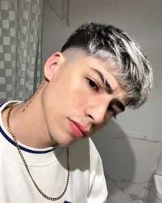 Fade Haircut Designs, Mens Haircuts Straight Hair, Men Blonde Hair, Edgars Haircut, Hair Dye Tips, Mens Hair Colour, Y2k Hairstyles, Crop Hair, Edgy Haircuts