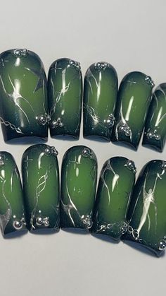 Black And Green Acrylics, Gothic Green Nails, Green Y2k Nails, Black And Green Nails Designs, Matrix Nails, Black And Green Nails, Green Press On Nails, Nails Gothic, Aurora Nails