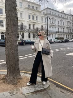 Nyc Honeymoon, Trousers Outfit Winter, Beige Coat Outfit, Coat Outfits For Women, White Coat Outfit, Wool Coat Outfit, Black Coat Outfit, Wide Leg Trousers Outfit