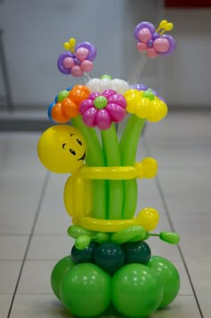 Balloons And Flowers, Balloons Galore, Christmas Balloon Decorations, Twisting Balloons, Balloon Crafts, Diy Balloon Decorations, Rainbow Balloons, Balloon Sculptures, Christmas Balloons