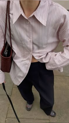 Chloe Hayward, Instagram London, Simply Dress, Uni Outfits, Minimal Outfit, White Button Up, Fall Fits, Neutral Outfit