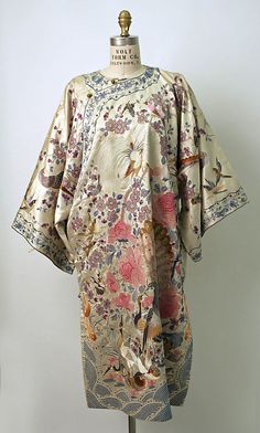 Chinese Coat 1800 - 1941 Traditional Japanese Fashion, Chinese Traditional Dress, Costume Institute, Pastel Floral, Dressing Gown, Traditional Japanese