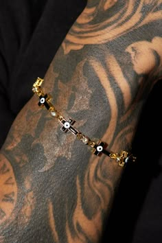 Male Jewelry Gold, Mens Bracelet Gold Jewelry Style, Black Men Jewelry Aesthetic, Men S Jewelry, Men’s Jewelry, Men Gold Bracelet, Chain With Cross, Masculine Jewelry, Streetwear Jewelry