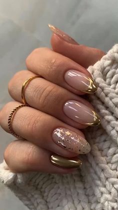 Bridesmaids Nails, Valentine Nails, Oval Nails, New Year's Nails, Short Acrylic Nails, Nail Arts, French Tip Nails, Gold Nails, Nail Accessories