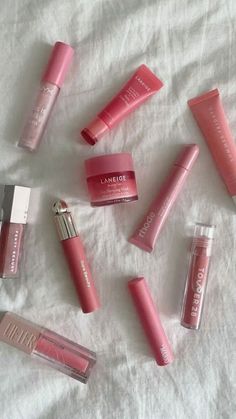 Pink Lip Products, Lip Gloss Cosmetics, Sephora Skin Care, Lip Products, Makeup To Buy, Lip Glosses, Body Skin Care Routine