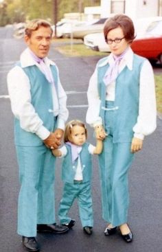 Weird Family Photos, Mother Daughter Dresses Matching, Awkward Funny, Mother Daughter Dress