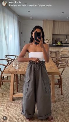 Feminine Utility Fashion, Dessert Outfit, Busy Mom Outfits, Utility Fashion, Style Inspiration Spring Summer, Island Wear, Minimal Look, Fashion Fits