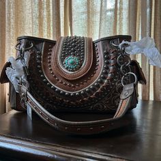 Excellent Condition Lots Of Compartments Montana West Purse, Western Purses, Fabric Purses, American West, Pouch Bag, Leather Purses, Montana, Leather Wallet, Shoulder Bags