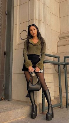 Black Platform Boots Outfit, Platform Boots Outfit, Fall Senior Pictures, Black Platform Boots, Collar Cardigan, Winter Fits, Black Platform, Fall Street Style