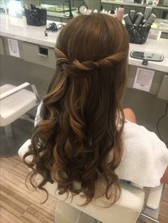 Bridesmaid hair :) Wedding Hairstyles Bridesmaid, Curly Wedding Hair, Easy Hairstyles For Medium Hair, Fotografi Digital, Prom Hairstyles For Long Hair, Hair Bridesmaid, Easy Hairstyles For Long Hair, Wedding Hair And Makeup