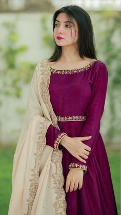 Designer Anarkali Dresses, Long Gown Design, Simple Frocks, Anarkali Dress Pattern, Stylish Short Dresses, Pakistani Dresses Casual, Beautiful Pakistani Dresses, Bridal Dress Fashion, Simple Pakistani Dresses