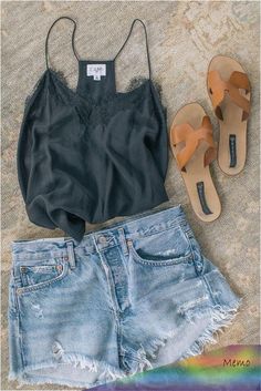 Savannah Summer Outfits, How To Style Jean Shorts Summer, Cute Summer Fashion, Summer Outfits 30s, Summer Outfits With Jean Shorts, Company Picnic Outfit, Saturday Outfit Casual Weekend Wear, Summer Outfits Jean Shorts, Nice Summer Outfits