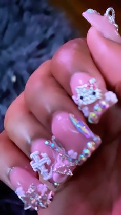 Hello Kitty Nails Short, Hello Kitty Christmas Nails, Christmas Hello Kitty, Gel Nails French, Kitty Nails, Cute Short Nails, Weak Nails