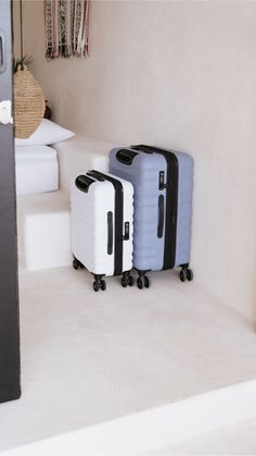 Antler Clifton hard-shell suitcases in white and cornflower blue Luggage Photography, Classy Airport Outfit, Korean Airport Fashion, Gold Business Card, Suitcase Bag, Best Carry On Luggage, Luggage Bags Travel, Bag Suitcase, Money Making Hacks