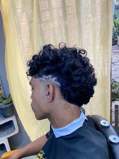 Mullet Fade Design, Side Fade Design, Mullet Design, Short Slicked Back Hair, Curly Taper Fade, Undercut Curly Hair, Fade Haircut Designs, Fade Haircut Curly Hair, Taper Fade Curly Hair