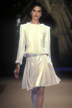 Helvetica Neue, 90s Runway Fashion, Valentino Haute Couture, Runway Fashion Couture, Vintage Valentino, Runway Outfits, Princess Caroline, Past And Present