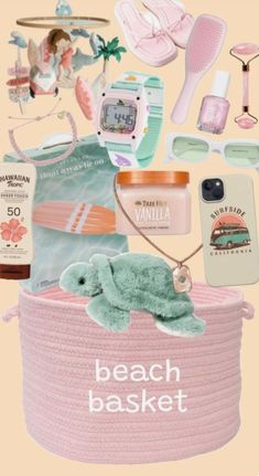 I'm obsessed it so cute 🤩 Beach Gift Basket, Summer Gift Baskets, Girly Christmas Gifts, Soft Jewelry, Preppy Gifts, Beach Basket, Birthday Basket, Cute Birthday Ideas, Cute Gifts For Friends