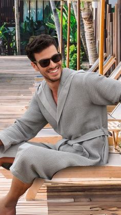 #SEYANTE #TurkishCotton #seyanterobes #luxuryliving #SelfCare #spadays #hoodedrobes #womenbathrobes #robesforwomen #menbathrobes #robesformen #BathEssentials #relaxing ##HomeSpa #meditation #cozymornings #fathersday #happyfathersday #giftideas #giftideasforfathersday Robe For Men, Beach Towel Bag, Hooded Robe, Clean Aesthetic, Uk Fashion, Waffle Knit