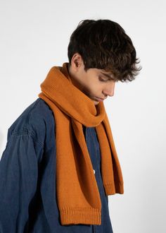 Thunders Love Wool Solid Soft Orange Scarf are made in wool and Cashmere, that give to the Scarf a special soft touch, they are Double Layer Ribbed knitted. - Finely ribbed knit - Skin-friendly - Maximum comfort Scarf Reference Photo, Orange Scarf Outfit, Max Scarf, Scarf Outfit Men, Scarf Aesthetic, Men Scarf, Orange Scarf, Soft Orange, Scarf Outfit