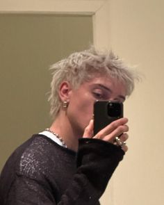 ig: morgan_mesple Platinum Blonde Hair Men, Bleached Hair Men, Mullet Haircut, Shot Hair Styles, Bleach Blonde, Platinum Blonde Hair, Hair Color And Cut, Hair Images, Bleached Hair