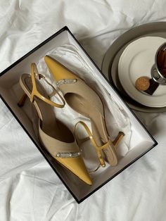 Discover vintage designer heels from Ciao Kasia 🤍 Vintage Chanel Heels, Heels 90s, Slingback Kitten Heels, Chanel Heels, Chanel Slingback, Chanel Pearl, Beige Pumps, Chanel Box