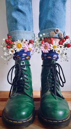 Ankle Tat, Diy Instagram, Hippie Vibes, Clay Sculpture, Insta Photo Ideas, Dr. Martens Boots, Embroidery Art, Diy Fashion, Creative Photography