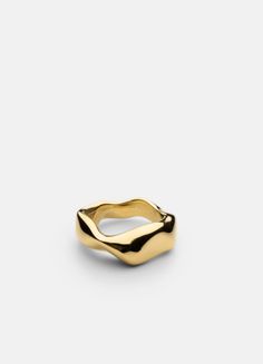 Size M - Chunky Petit Ring - Gold Plated I Skultuna Messingsbruk 1607 Minimal Chunky Rings, Melted Gold Ring, Melted Gold Jewelry, Chunky Ring Gold, Chunky Jewelry Rings, Funky Gold Ring, Cool Rings Gold, Gold Ring Chunky, Gold Statement Rings