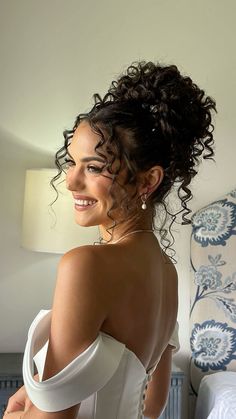 Curly Bridal Hair, Simple Prom Hair, Curly Wedding Hair, Twist Ponytail, Quince Hairstyles, Curly Hair Styles Easy, Hairdos For Curly Hair, Wedding Hair Inspiration, Curly Hair Inspiration