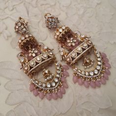 Indian Earrings Traditional Studs, Luxury Gold Jhumkas With Pearl Drop, Pink Indian Jewelry Set, Fancy Jewellery Handmade, Simple Indian Earrings, Indian Wedding Jewellery Bridal Jewelry, Royal Jewelry Earrings, Indian Jewelry Sets Bridal, Elegant Pink Stone Work Danglers