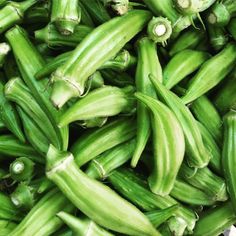 green beans are piled up in a pile