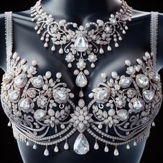 Luxury Jeweled Ornate Necklace, Luxury Elegant Crown Design Headpieces, Luxury Regal Jewelry With Crown Design, Luxury Fantasy Crown Headpieces, Luxury Hand-set Ornate Bridal Necklace, Asian Bridal Makeup, Fairytale Gown, Jewelry Drawing